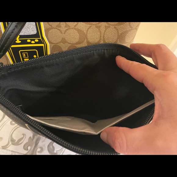 COACH REVERSIBLE PACMAN GAME TOTE with WRISTLET - Picture 6 of 7